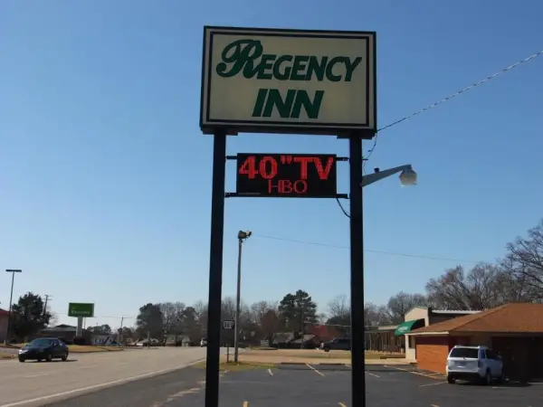 Regency Inn Bald Knob 7